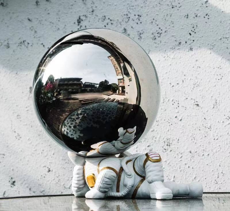 Lunar Dreamer