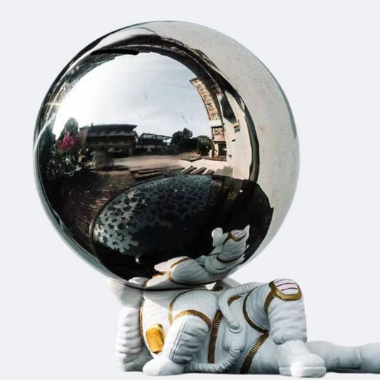 Lunar Dreamer
